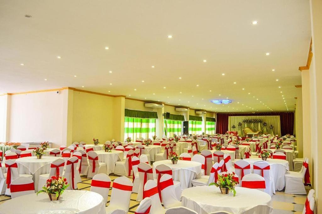 Green Grass Hotel & Restaurant Jaffna Exterior photo