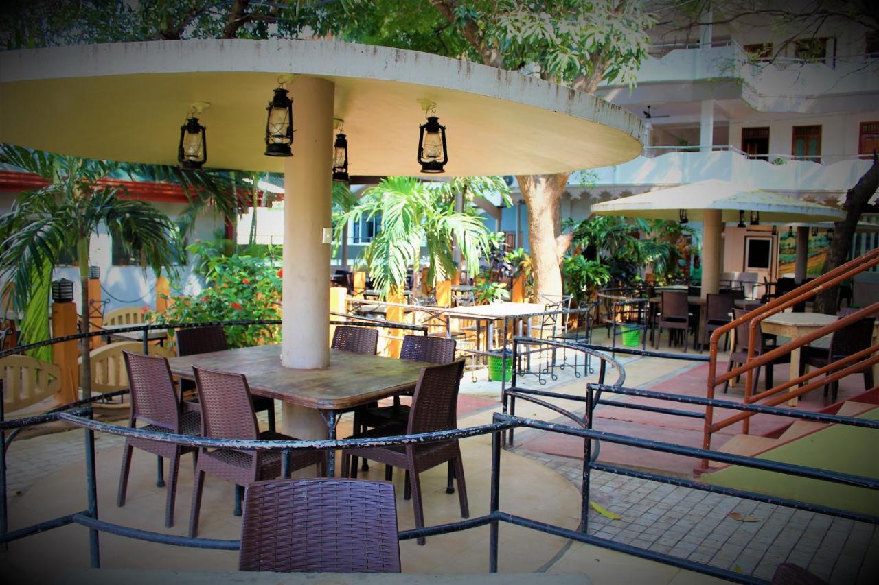 Green Grass Hotel & Restaurant Jaffna Exterior photo