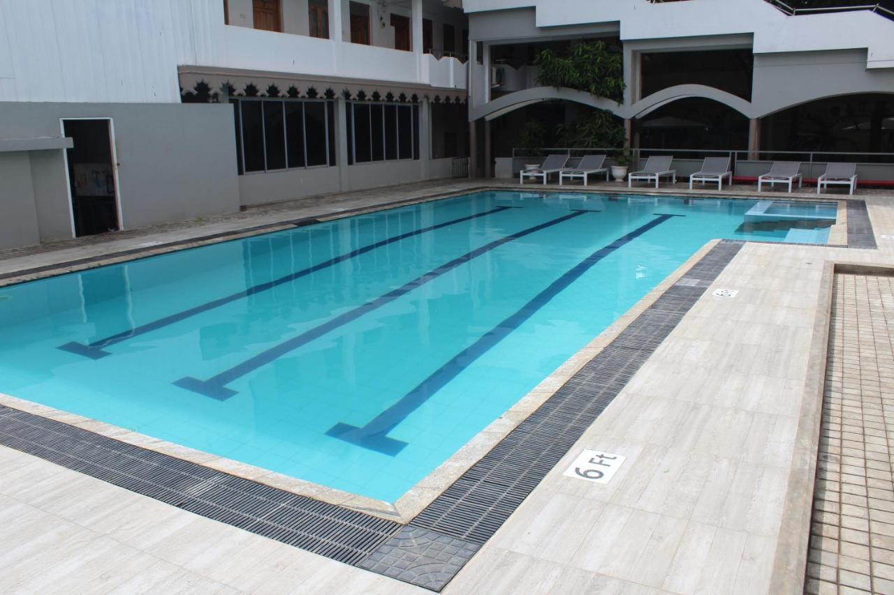 Green Grass Hotel & Restaurant Jaffna Exterior photo